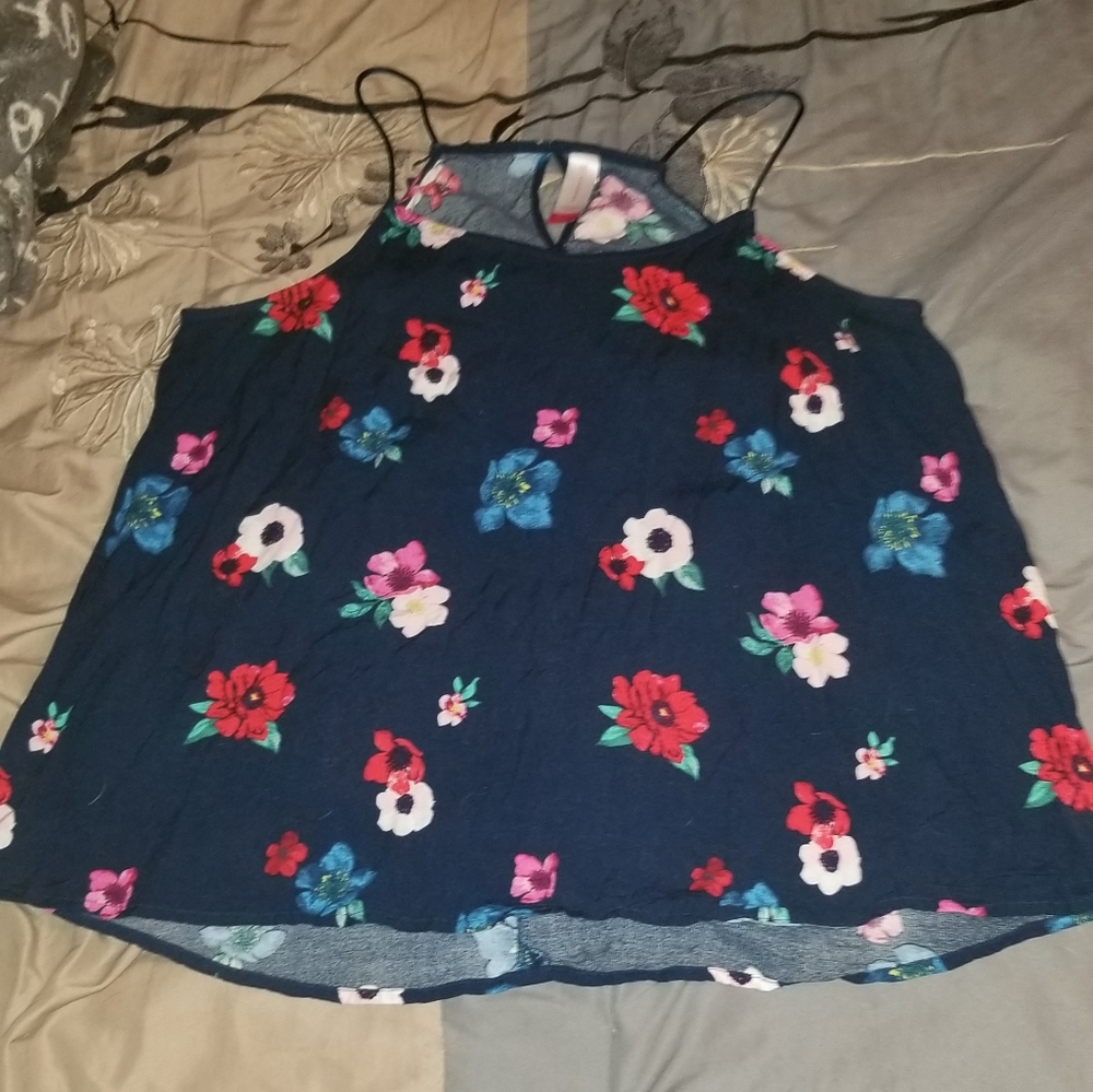 Flowery, flowing tank top